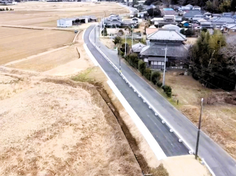 施工実績に「社会資本整備総合交付金及び県単道路改良合併工事(下大蔵道路改良工)」を掲載しました